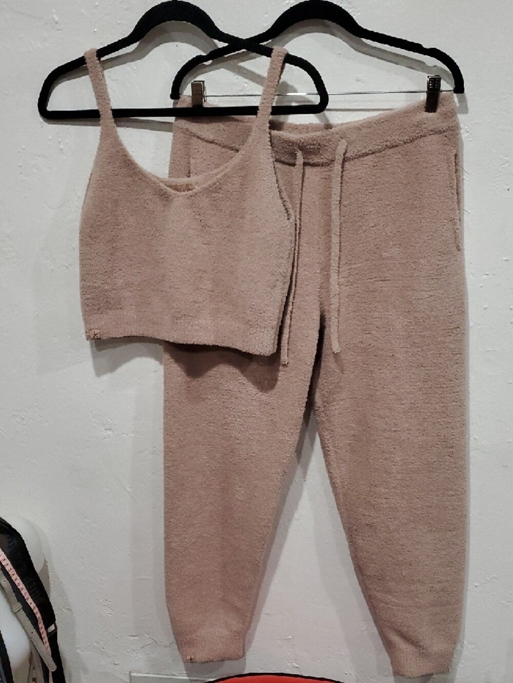 Barefoot Dreams CozyChic Luxe Cropped Cami & Jogger Set In Nude Size M